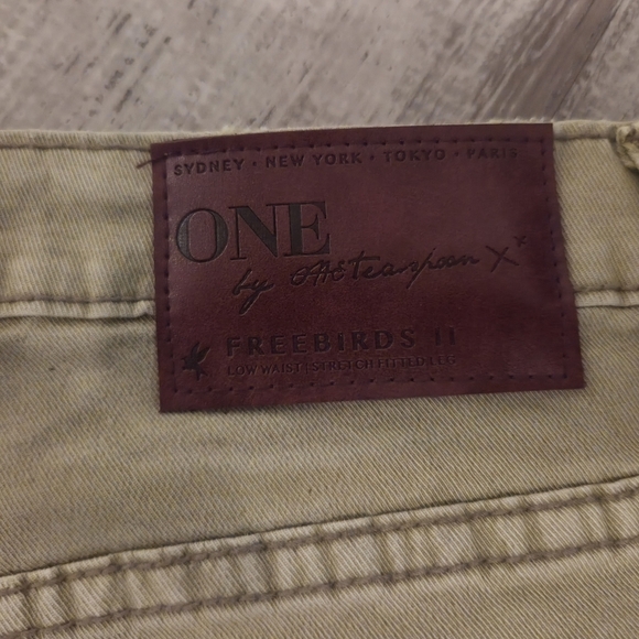 One Teaspoon Freebird Low Rise Distressed Beige Cropped Jeans - Picture 5 of 7
